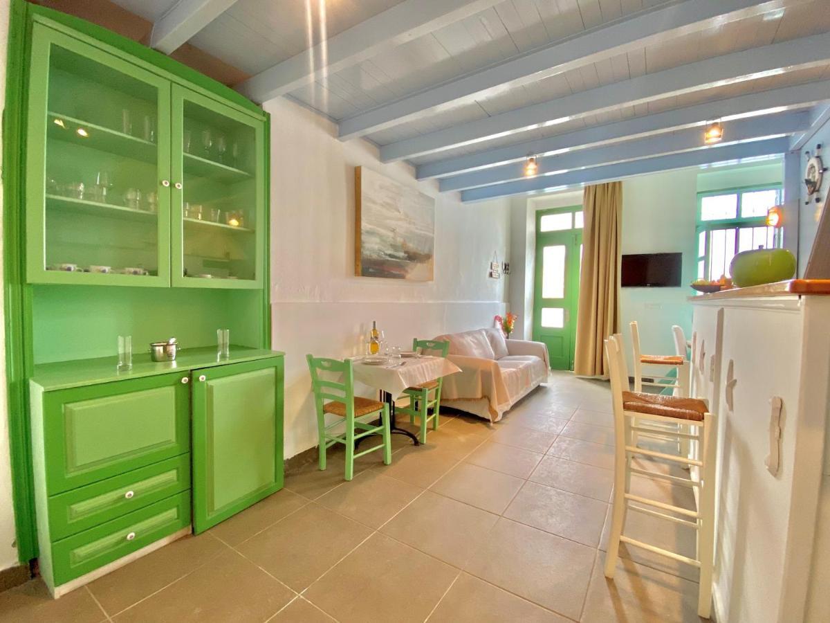 Seafront - Harbour View , Pitini 1 Apartment Đảo Sými Ngoại thất bức ảnh