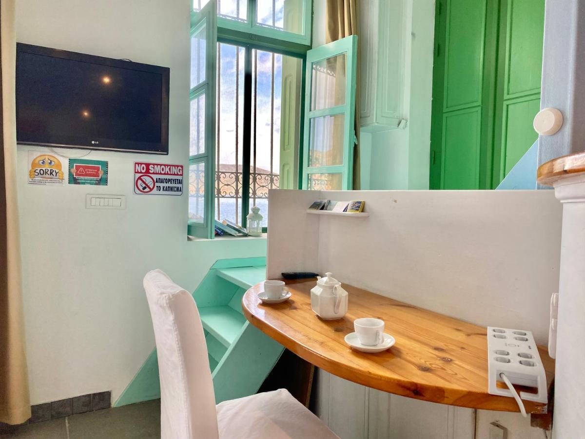 Seafront - Harbour View , Pitini 1 Apartment Đảo Sými Ngoại thất bức ảnh